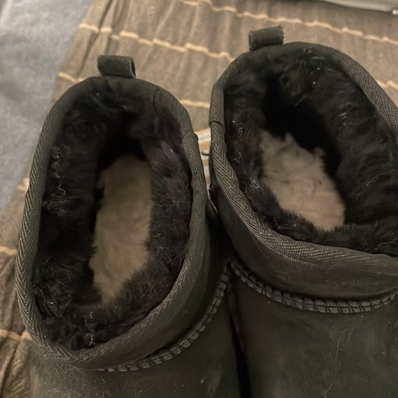 Kids shearling ugg black boot size 4 - Picture 5 of 8